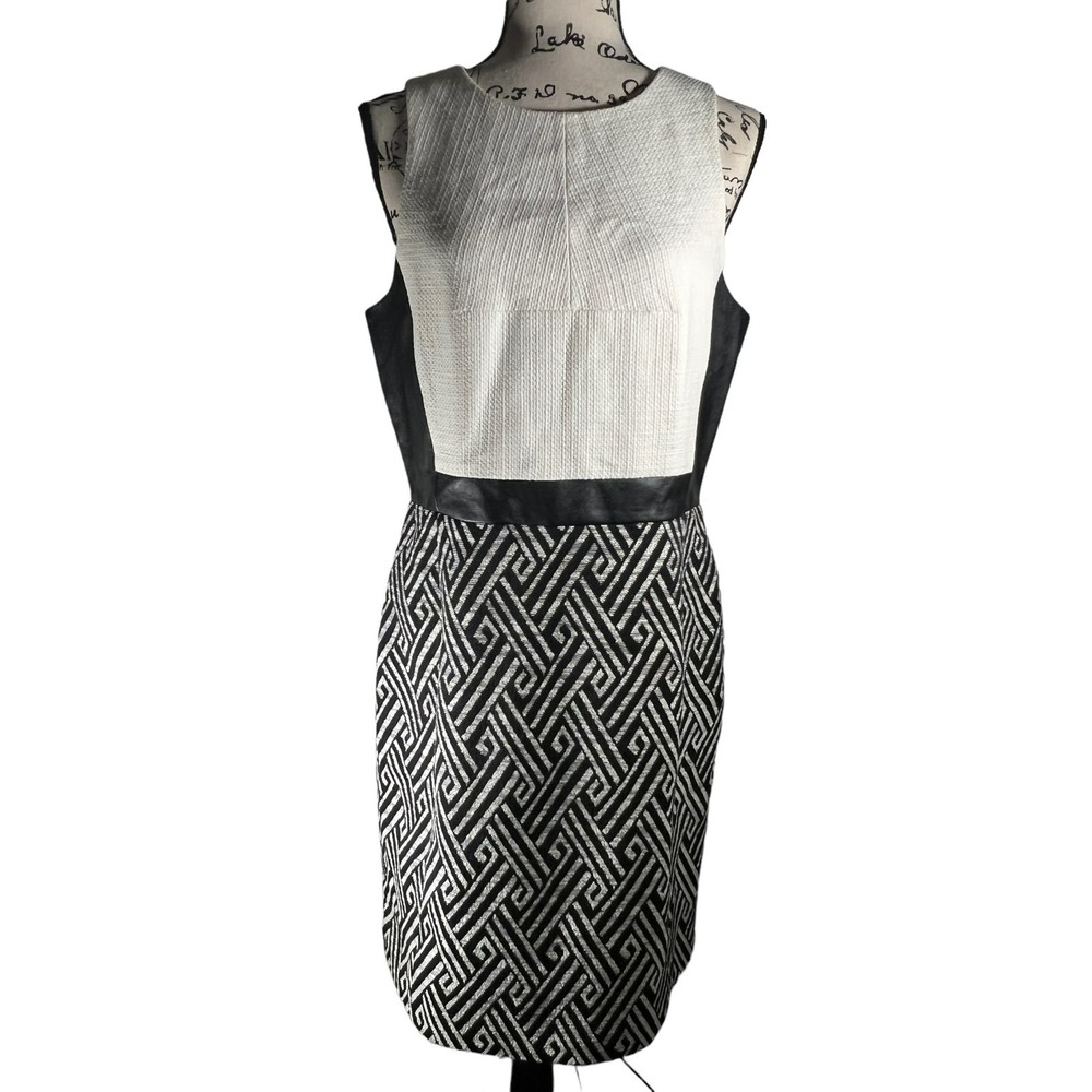 Limited Edition 4. Collective Black and white Asymmetrical Pattern Knit Dress